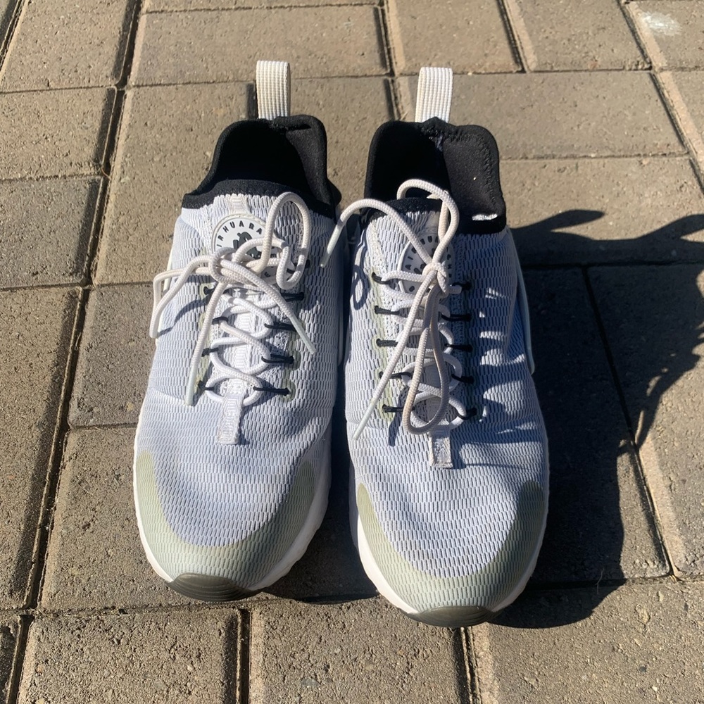 Nike Air Huarache Ultra Size 6